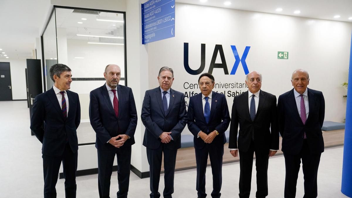 El PP cambia la fecha del pleno de Oviedo para que el alcalde asista a un acto de una universidad privada