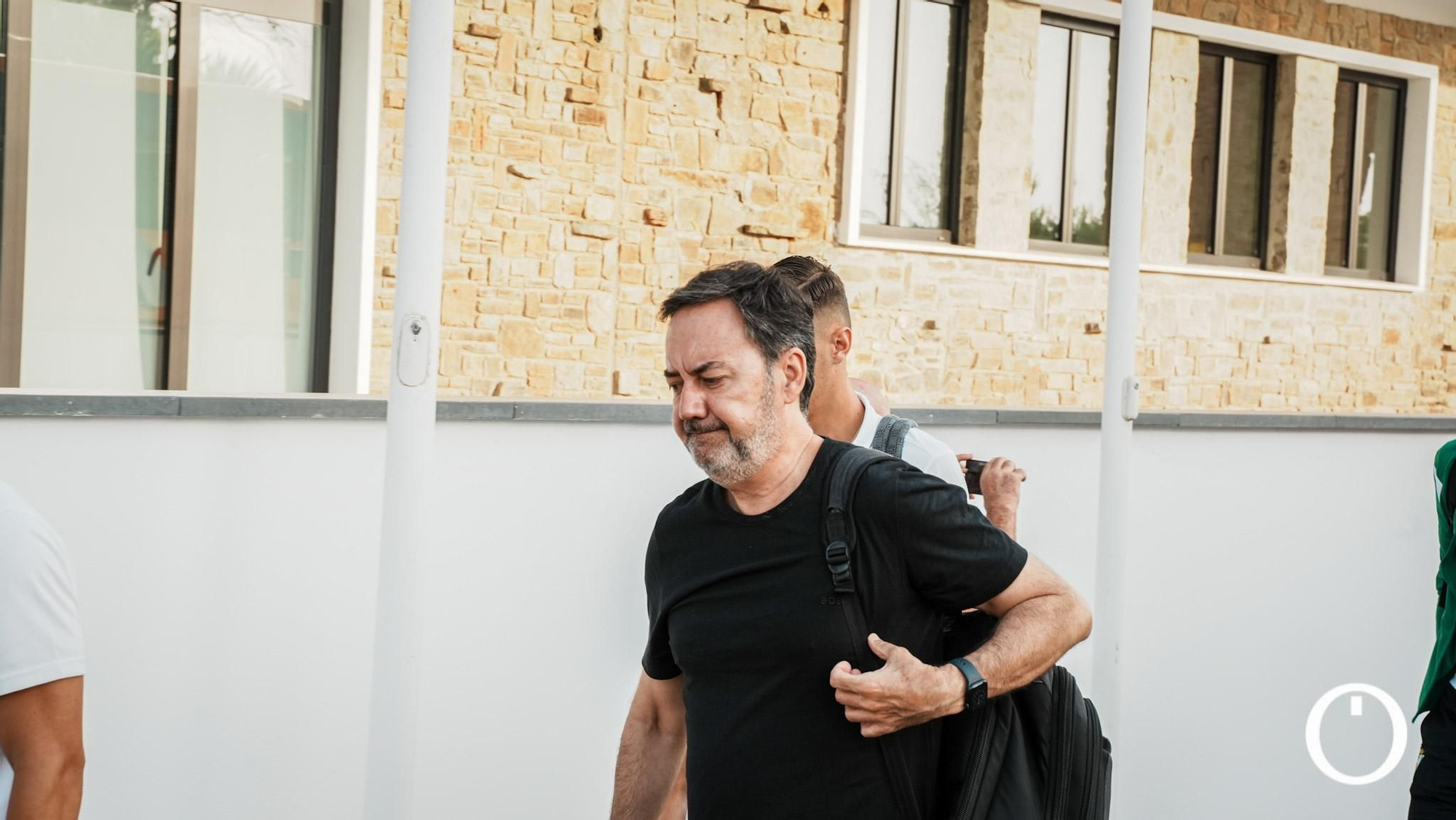 El Córdoba CF ya viaja en avión camino a Gijón