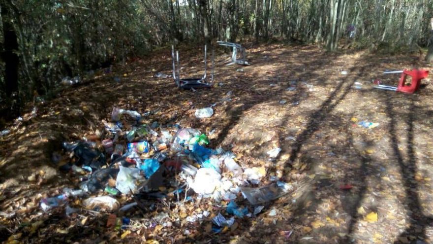 Aspecto de la ribera del río a su paso por León capital.