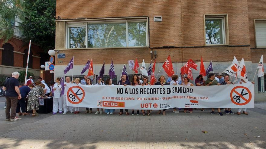 Recogida de firmas contra las políticas de sanidad de Mazón: los sanitarios exigen el fin de los recortes y mejoras en salud mental