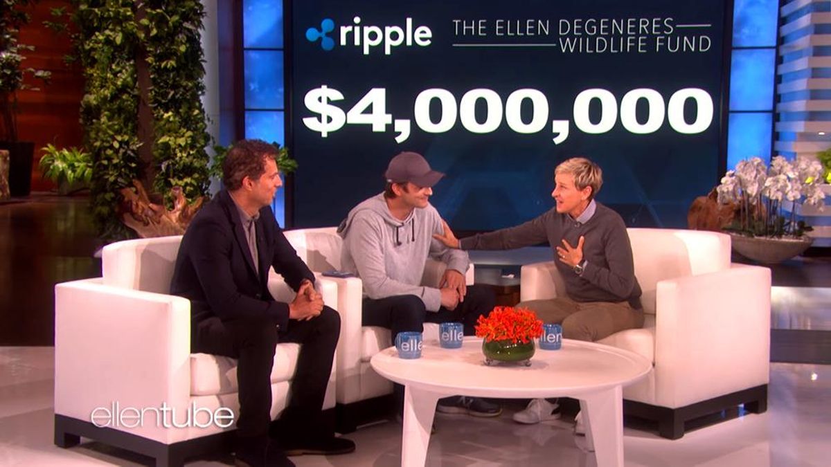 Ashton Kutcher sorprende a Ellen DeGeneres con una donación de 4 millones de dólares a su fundación