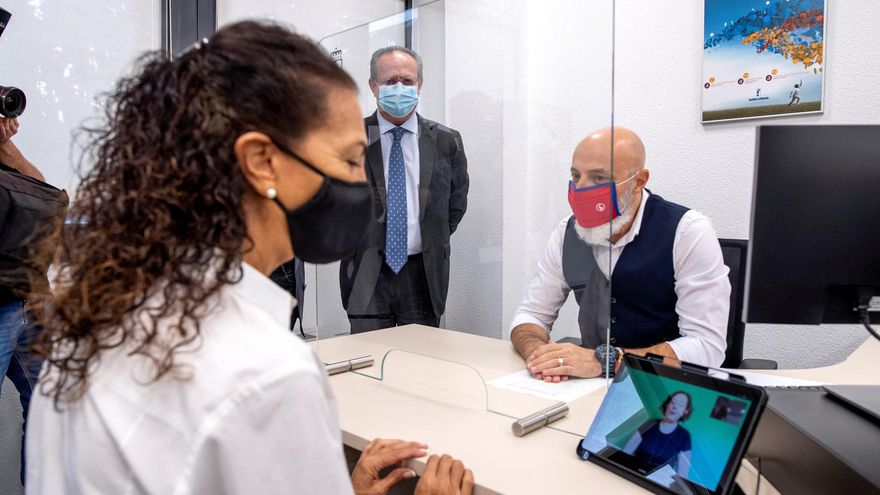 Las oficinas de Información y Registro de Castilla-La Mancha ofrecerán servicio de lengua de signos para personas sordas