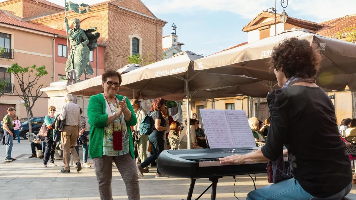 Piano abierto en el ciclo 'Piano Lontano' de León.