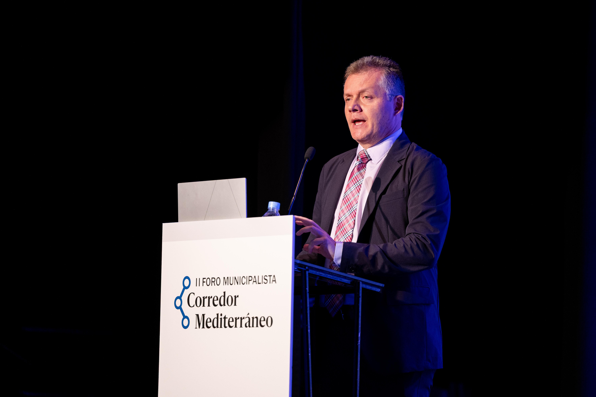 Armando Ortuño, profesor Titular de Territorio, Transporte y Medio Ambiente del Departamento de Ingeniería Civil de la Universidad de Alicante, en el II Foro Municipalista Corredor Mediterráneo.