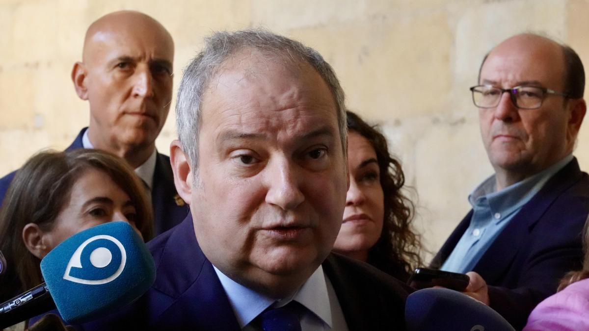 El ministro de Industria y Turismo, Jordi Hereu, visita el Parador de León.