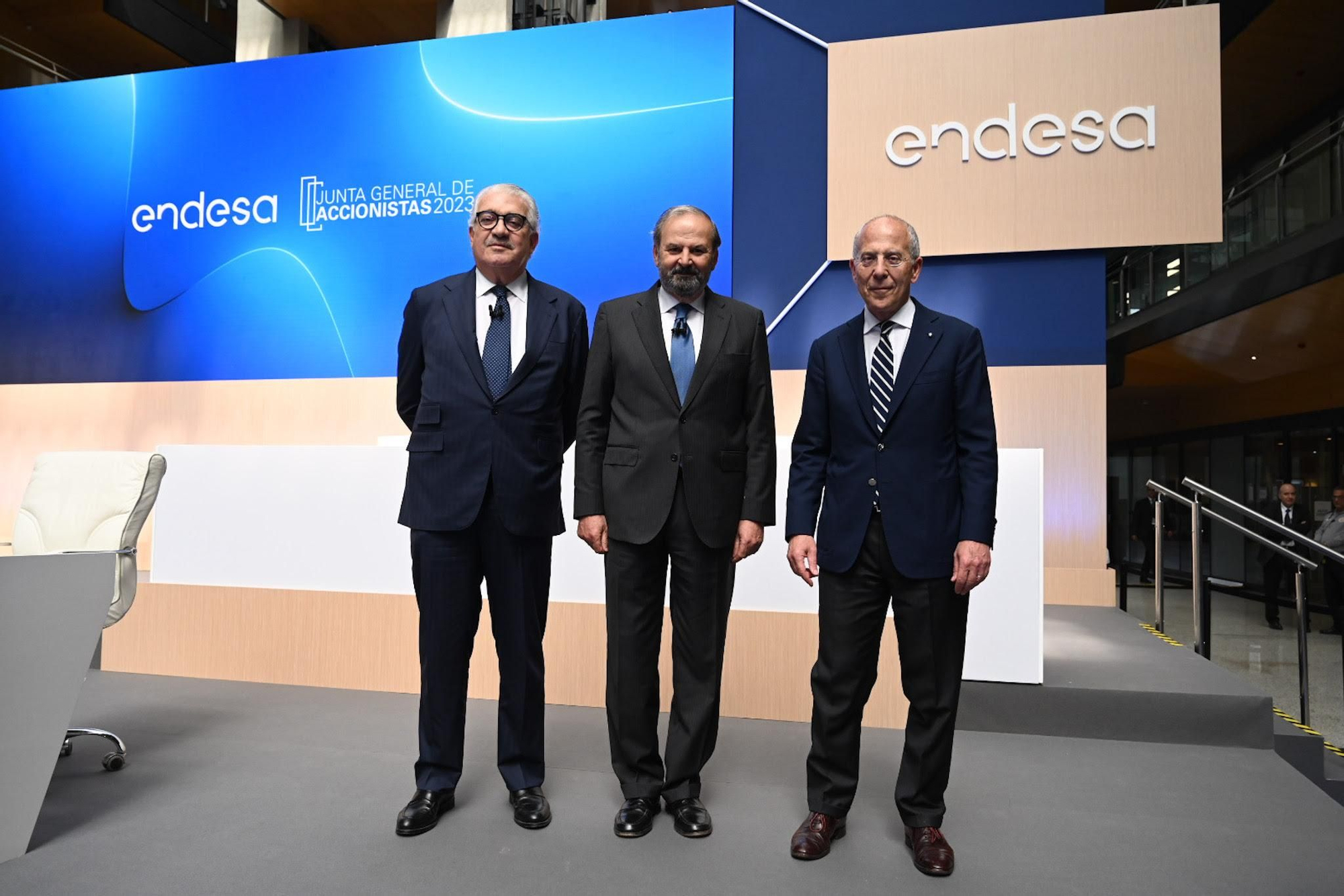 José Bogas, consejero delegado de Endesa (i); Juan Sánchez-Calero, presidente de Endesa, y Francesco Starace, consejero delegado y director general de Enel.