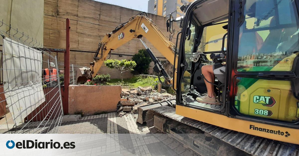 Aparecen nuevas fisuras en el muro que obligó al desalojo de 11 personas de un edificio en Las Palmas de Gran Canaria