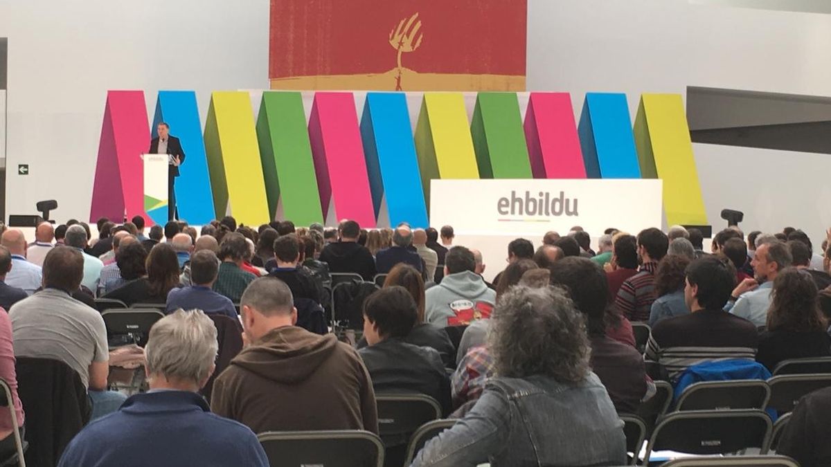 EH Bildu propone la creación de una "República Confederal de Euskal Herria" a través de un proceso en Euskadi y Navarra
