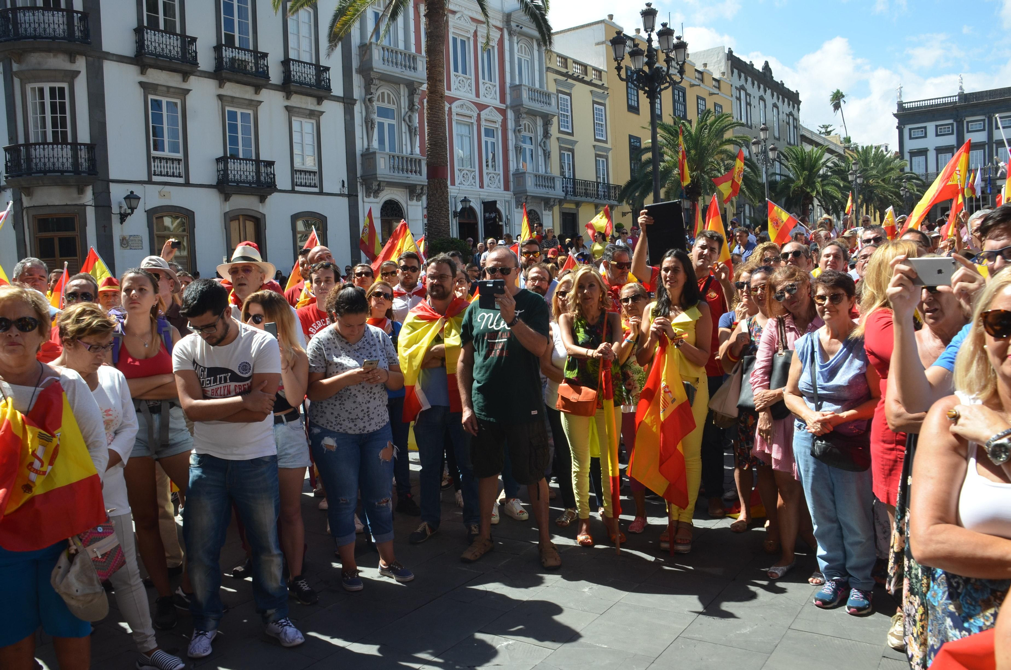Concentración por la unidad de España en Santa Ana