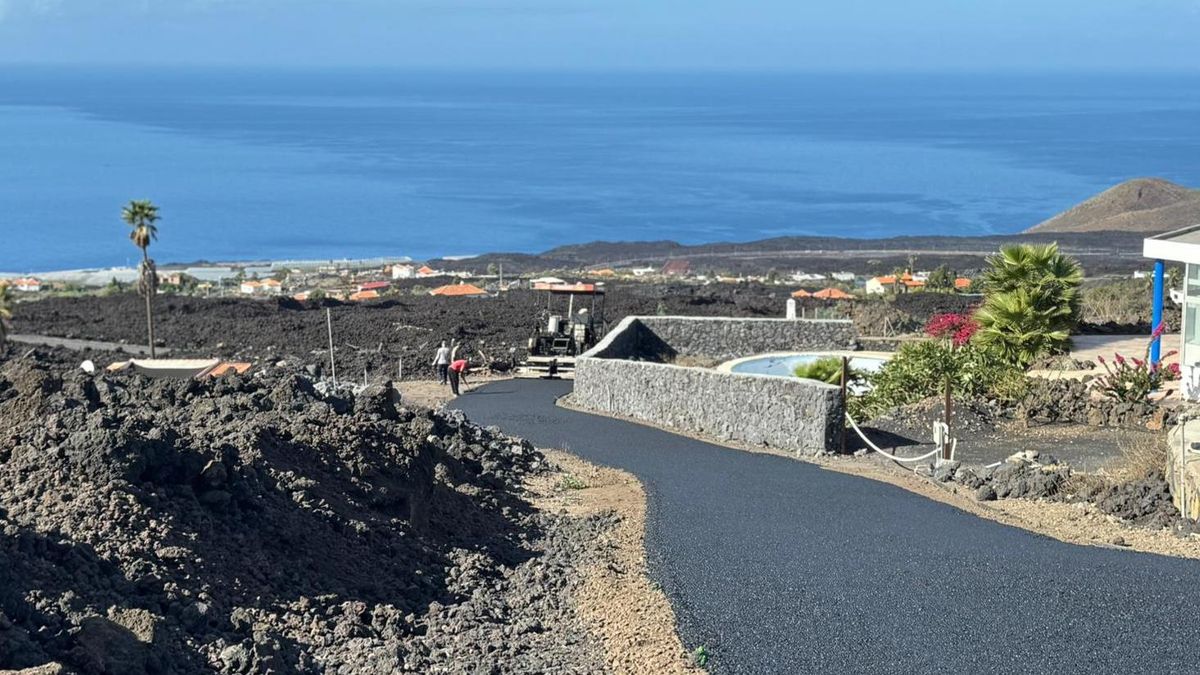 El Ayuntamiento de Los Llanos de Aridane asfalta el camino Aniceto para dar acceso a 40 parcelas