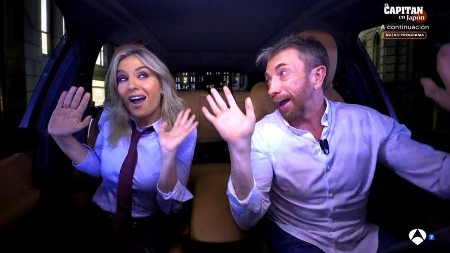Sandra Golpe y Pablo Motos, en el 'carpool karaoke' de 'El Hormiguero'.jpg