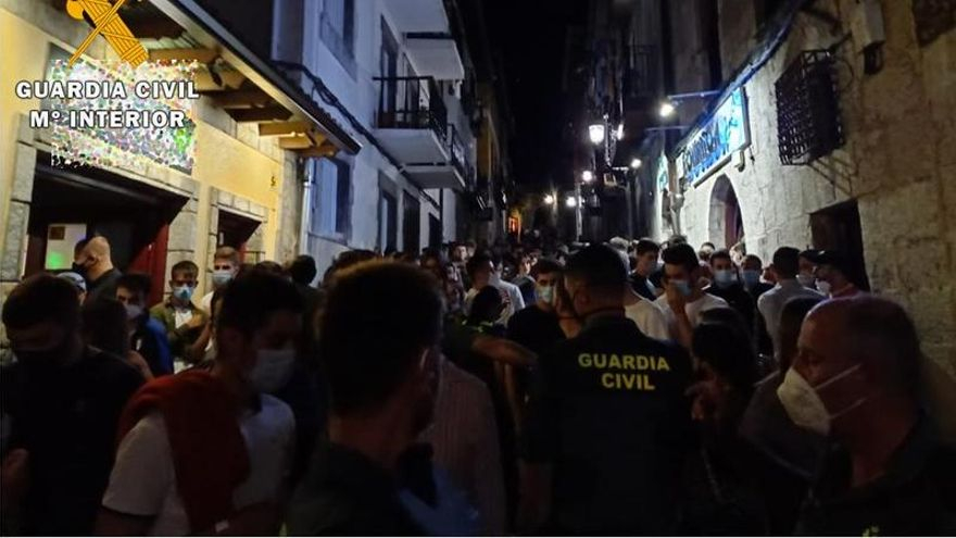 Imagen de archivo de un control de la Guardia Civil en la zona de copas de Laredo.