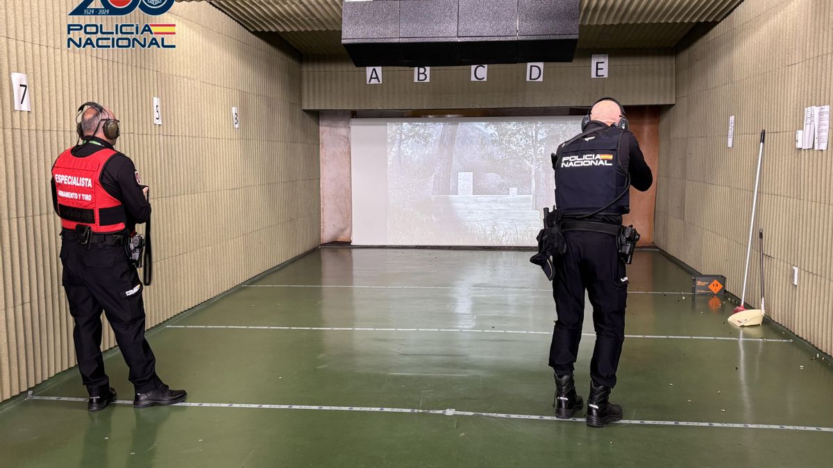 La Policía Nacional estrena galería de tiro virtual en Logroño