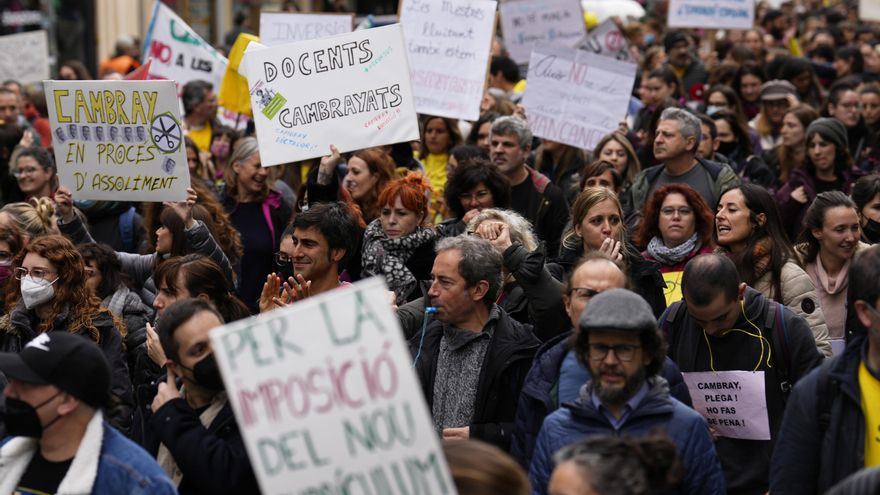 El Govern acusa a los sindicatos de profesores de rechazar un acuerdo con menos horas de clase