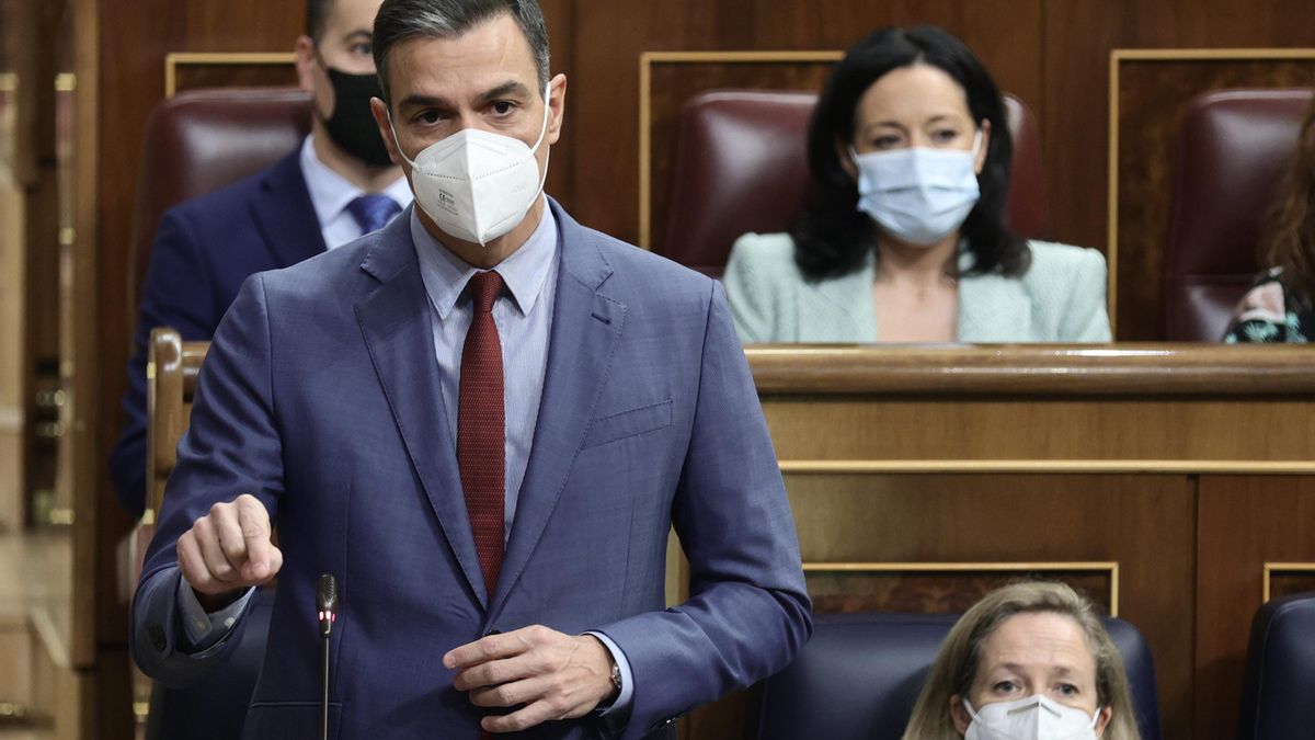 El presidente del Gobierno, Pedro Sánchez, interviene en una sesión de control al Gobierno en el Congreso de los Diputados, a 20 de octubre de 2021, en Madrid, (España). En este pleno, marcado por el reciente décimo aniversario del fin de la banda terrori