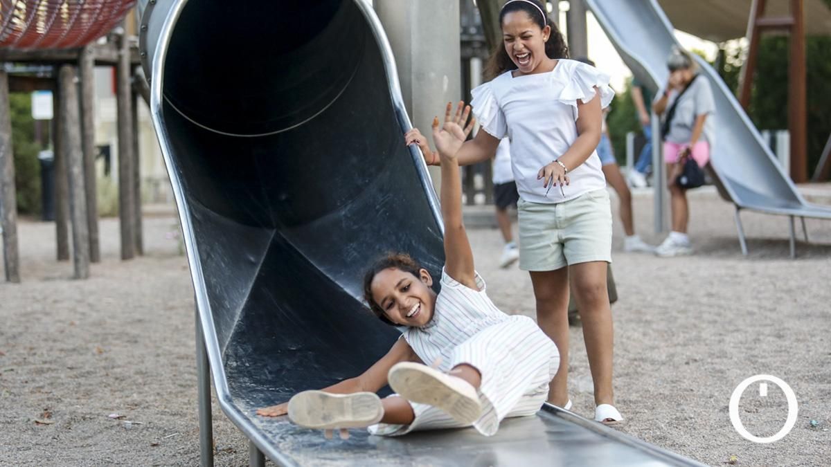 Niños saharauis del programa 'Vacaciones en paz' visitan la Ciudad de los Niños.