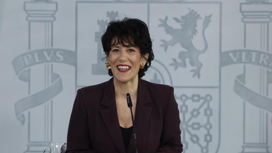 La ministra portavoz, Elma Saiz, comparece en rueda de prensa este martes tras el Consejo de Ministros.