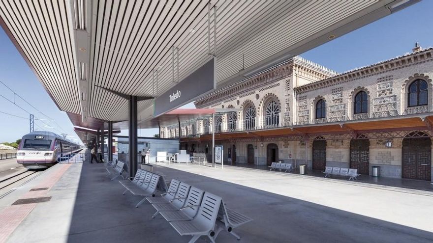 Usuarios del tren reprochan que el AVE extremeño esté parado en Toledo por intereses urbanísticos