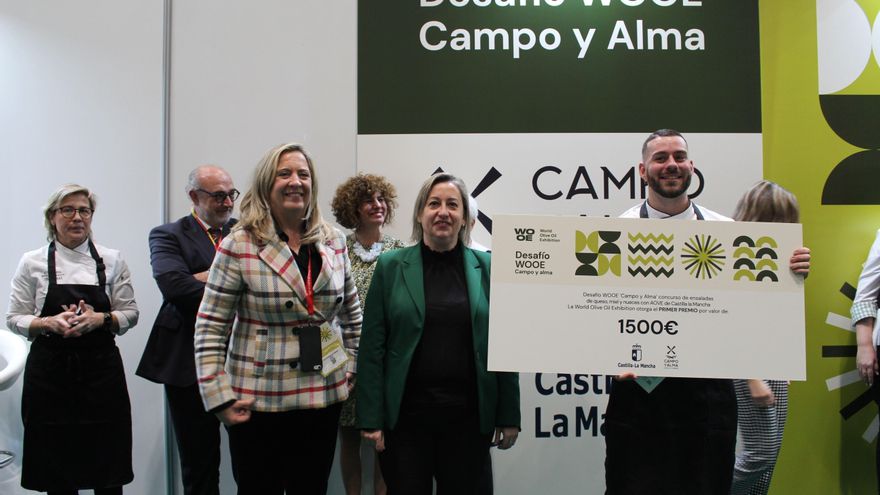 El chef italiano Carmine Bavuso, ganador del concurso de ensaladas ‘Desafío WOOE’ con productos ‘Campo y alma’