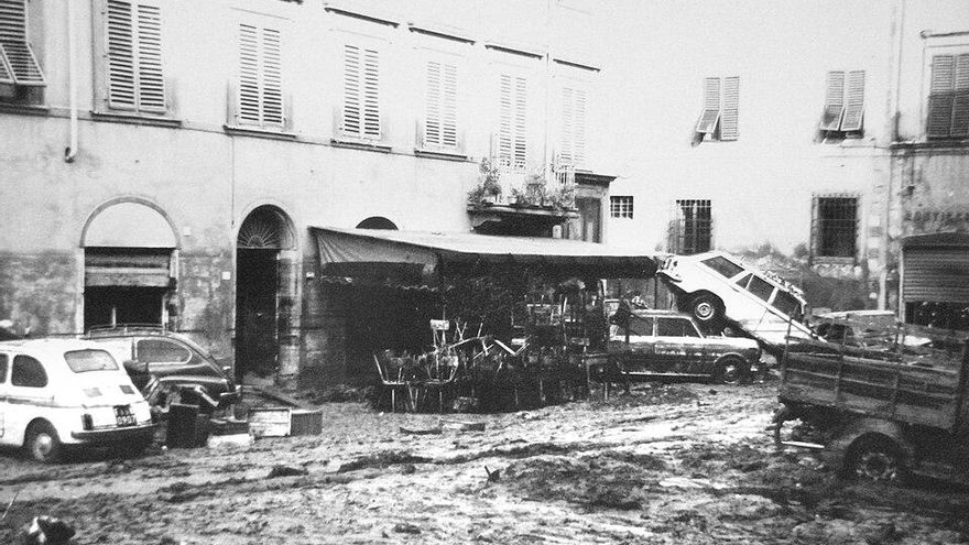 El día que Florencia casi pierde todas sus obras de arte: así fue la inundación que asoló la ciudad italiana hace 60 años