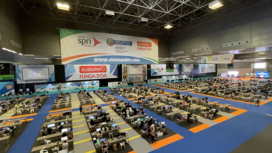El pabellón de la Euskal Encounter en el BEC con las mesas habilitadas para 540 ordenadores