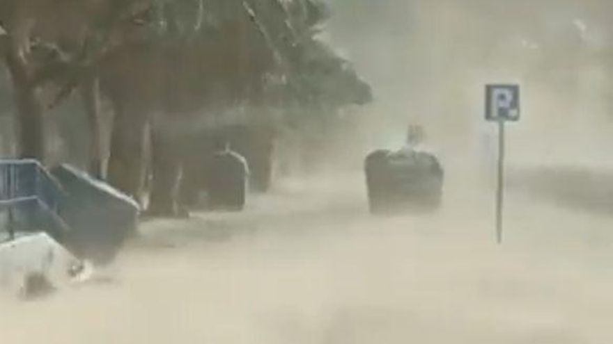 VÍDEO | La borrasca Celia hace estragos en la playa de Las Teresitas