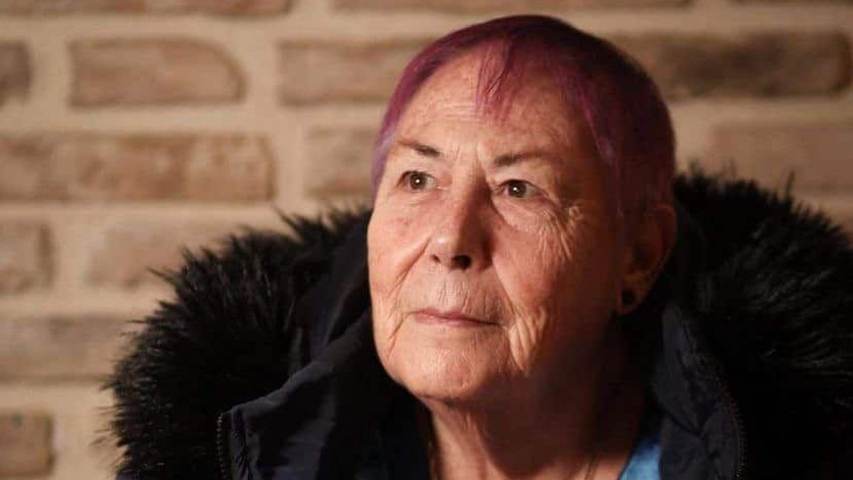 Colectivos sociales se movilizan para frenar el desahucio de la activista extremeña Paca Blanco