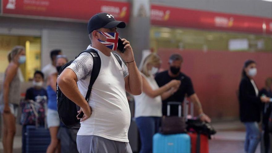El Reino Unido incluye a Baleares y deja fuera a Canarias de los destinos turísticos permitidos por el fuerte repunte de Tenerife