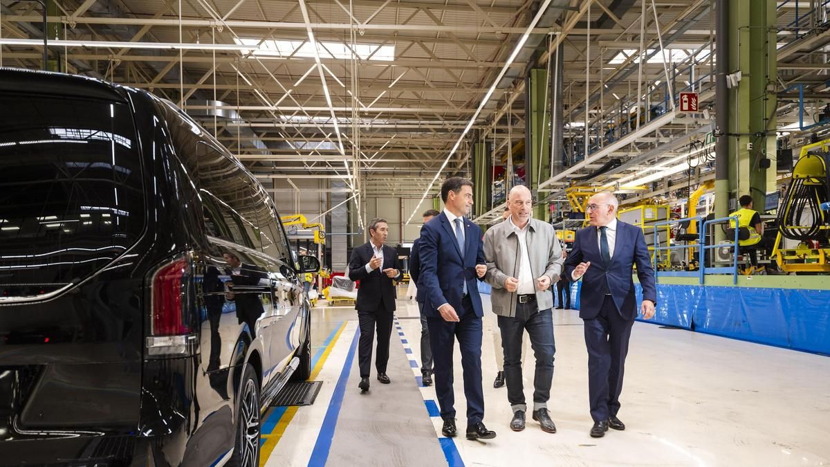 Mercedes-Benz de Vitoria y el Gobierno vasco invertirán 181 millones en aumentar la flexibilidad en la producción