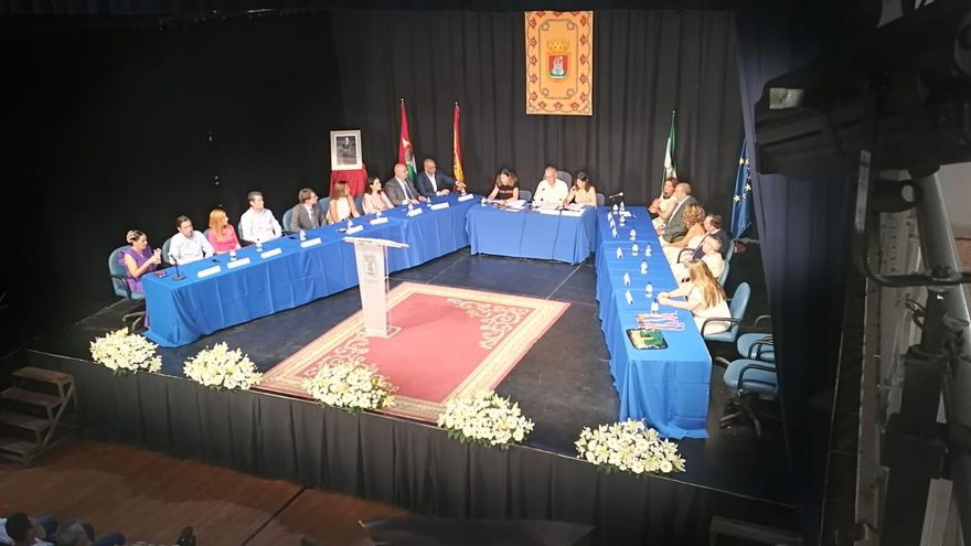 Sorpresa en un pueblo de Sevilla: una supuesta tránsfuga del PP da la Alcaldía al PSOE pese al acuerdo de Gobierno con IU