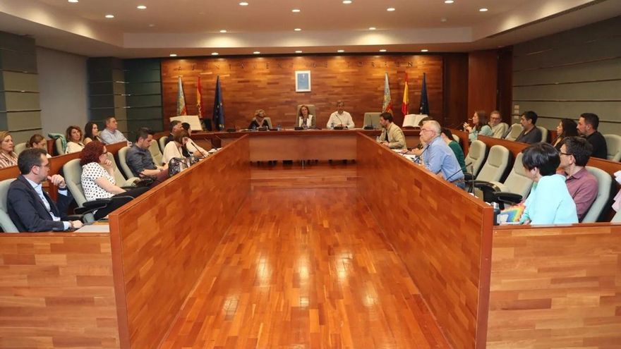 El gobierno de PP-Vox de Torrent rectifica y saca la reparación de coches de policía de las donaciones a damnificados por la DANA