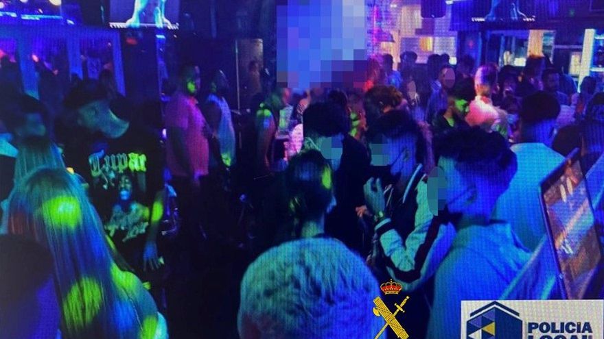 Denunciado un local de ocio nocturno en Lanzarote por incumplir las medidas para frenar la COVID