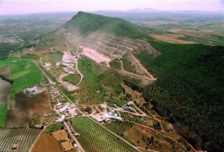 Imagen aérea de las caleras de la sierra de Montegil.