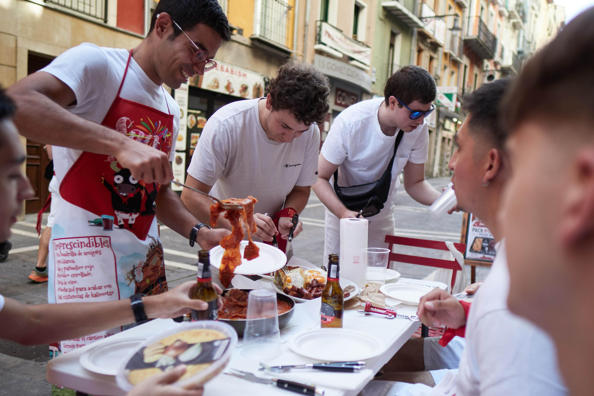 Preparación de los almuerzos de San Fermín 2026