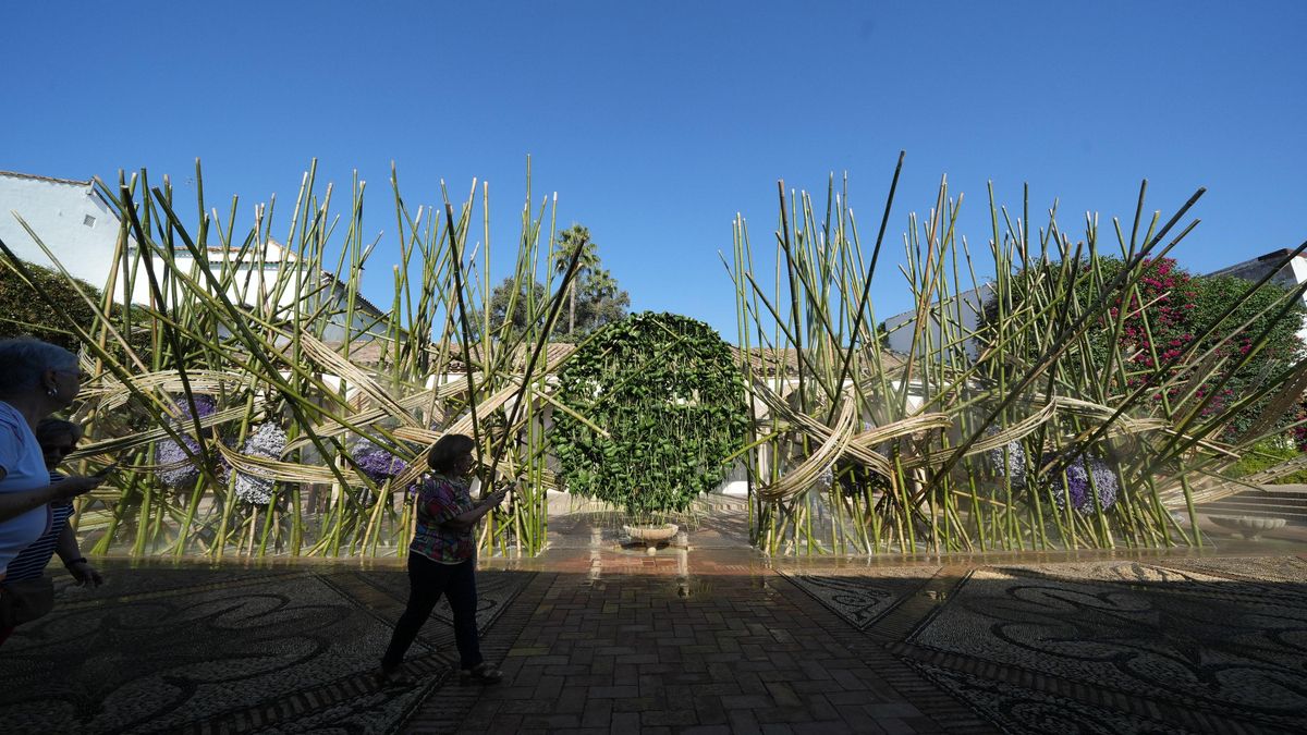 FLORA 2025 - ‘Río flotante' (Palacio de Viana)