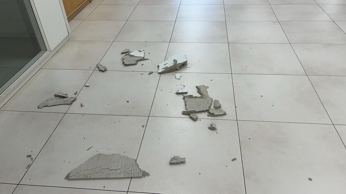 Cae un segundo techo en tres días en el Centro de Salud Mental Albelda y alcanza a una trabajadora