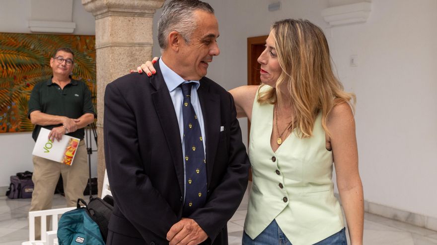 Desprecio, roces y amenazas de ruptura: las primeras semanas de PP y Vox en Extremadura