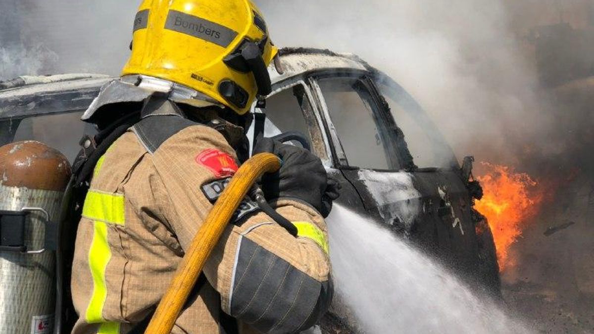 300 places per ser bomber o bombera de la Generalitat: així és la nova convocatòria