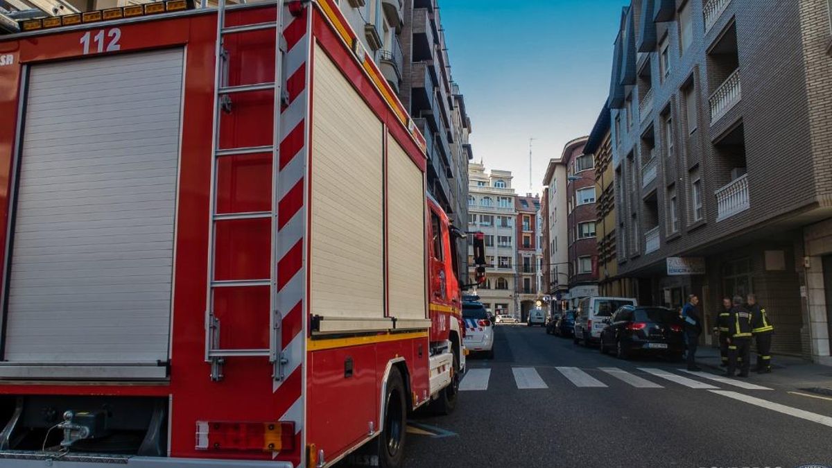 Una mujer trasladada al Hospital de León por una intoxicación de humo en la ciudad de León
