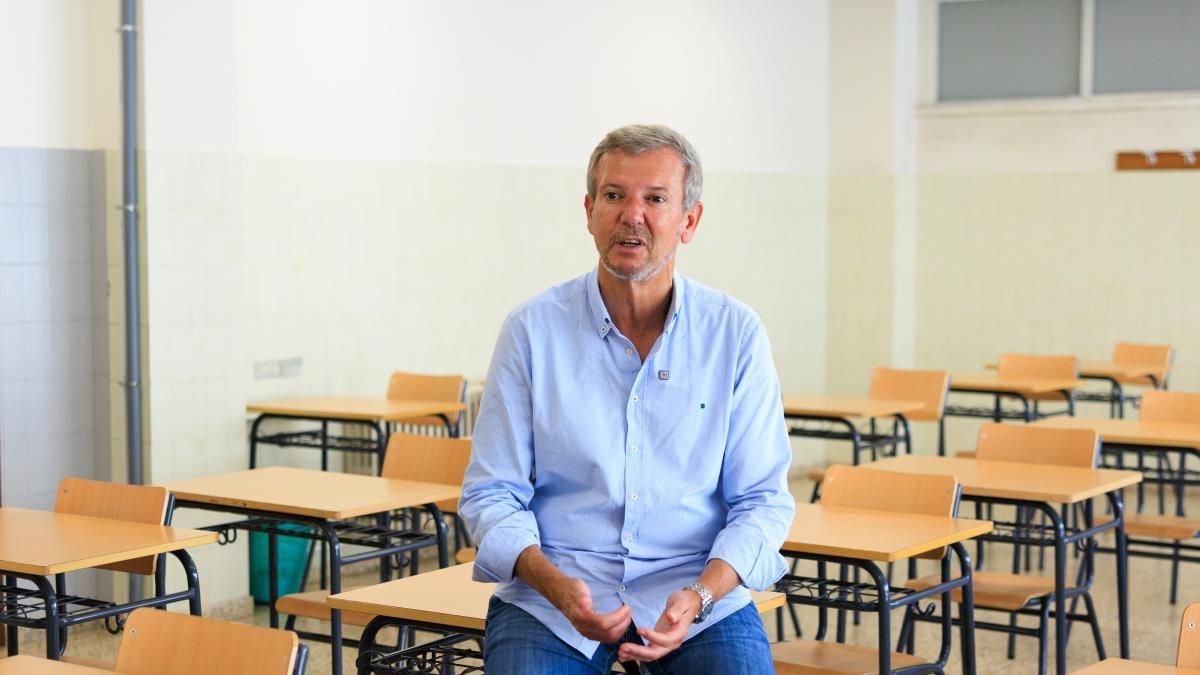 Rueda elige un colegio privado para inaugurar un curso escolar marcado por las protestas