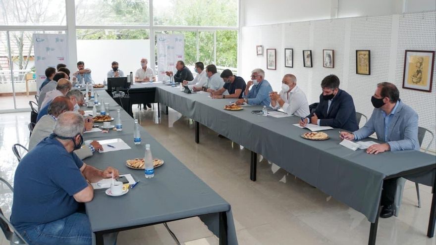 Kicillof descarta por ahora restricciones en la Provincia y apuesta a concientización y responsabilidad colectiva