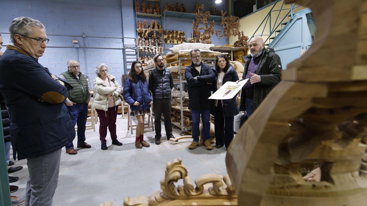 La artesanía cofrade, al detalle de la mano de la Fundación Cajasol