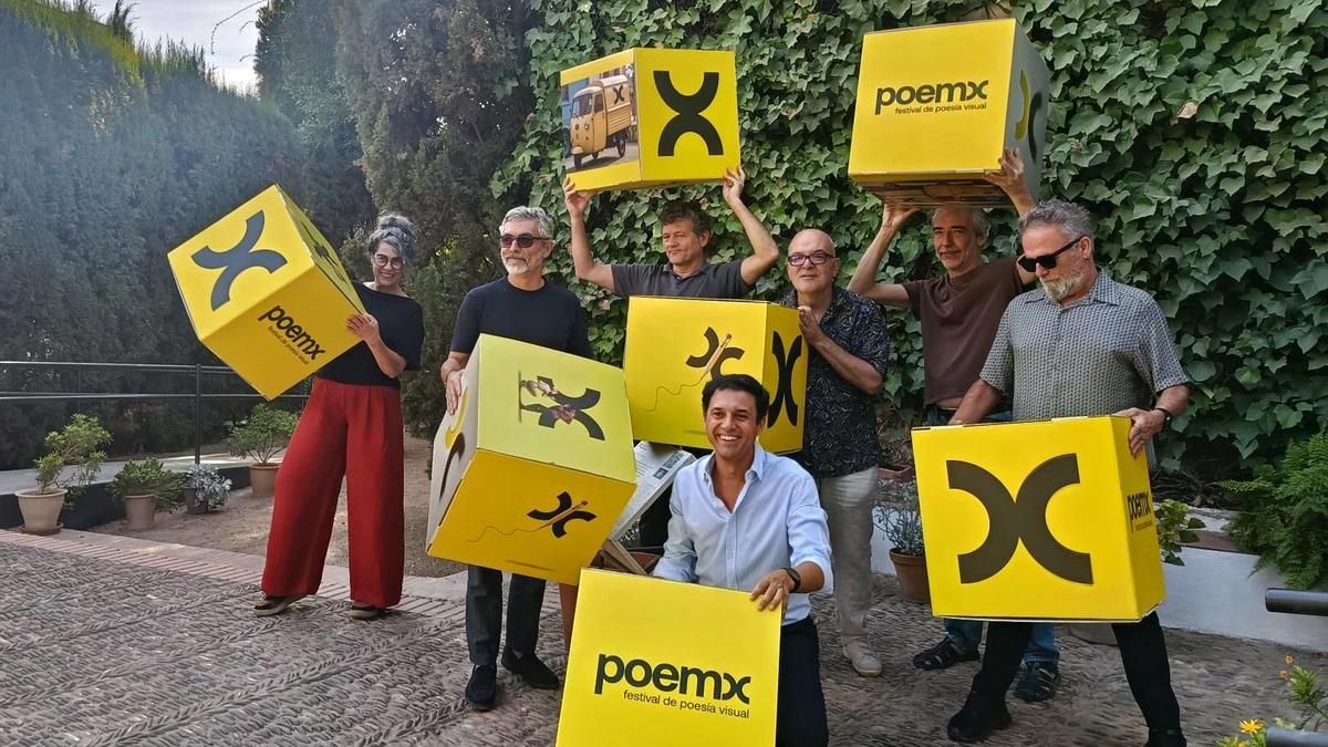 Poemx invita a artistas de todo el mundo a explorar las redes que nos conectan, sostienen y condicionan