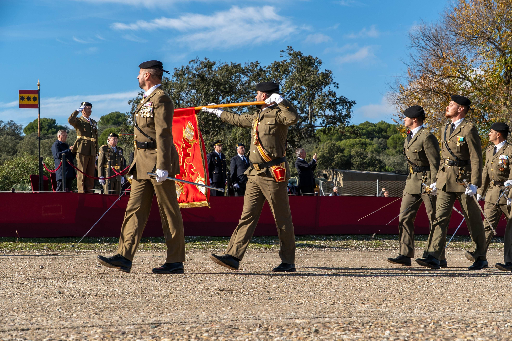 La Brigada Guzmán el Bueno X celebra en Cerro Muriano el día de la Inmaculada con una parada militar