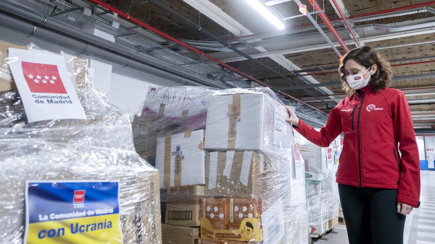 Ayuso contra el Gobierno: ahora por los refugiados de Ucrania