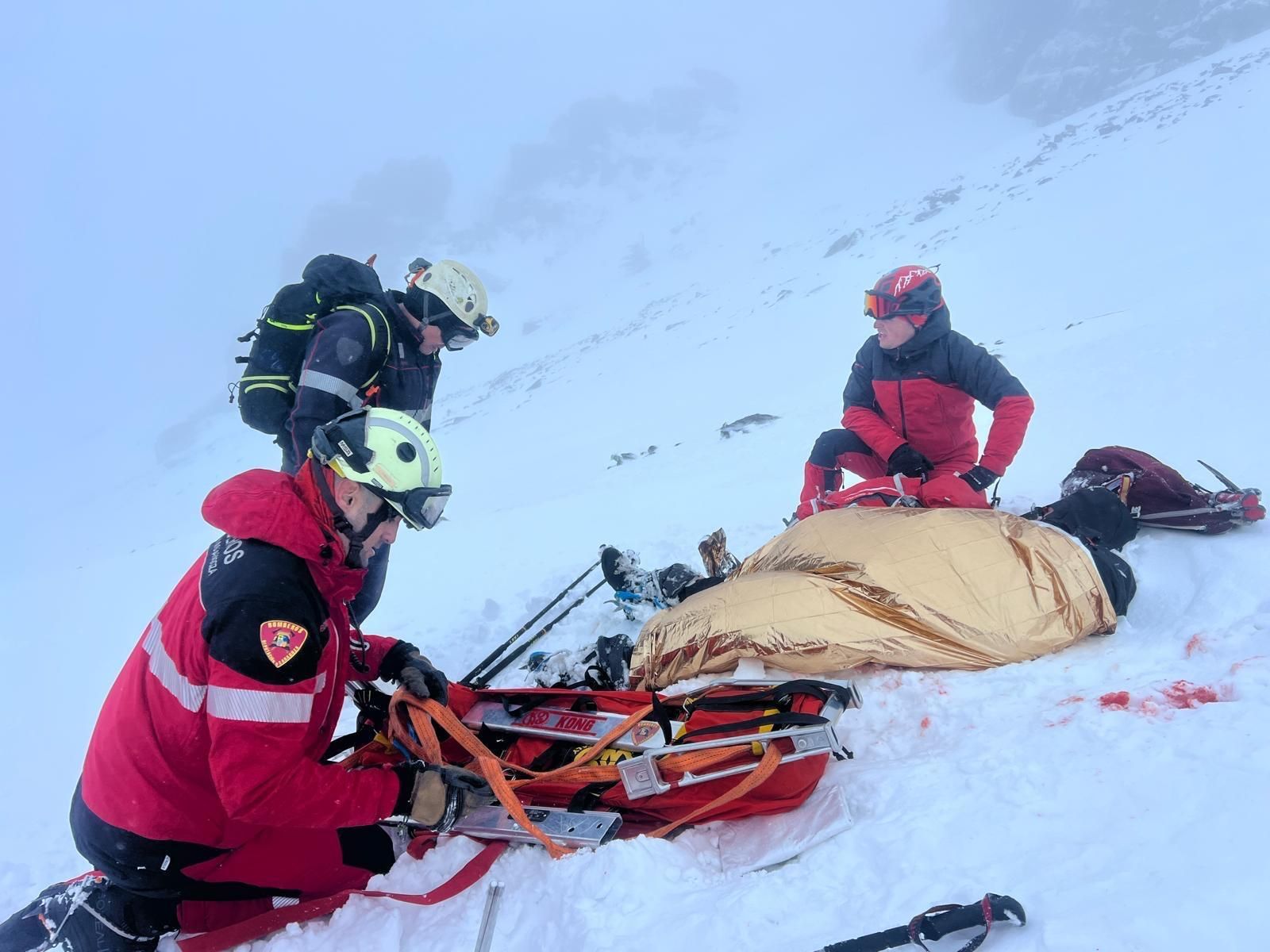 Rescate de uno de los tres montañeros fallecidos en el Moncayo en marzo del año pasado.