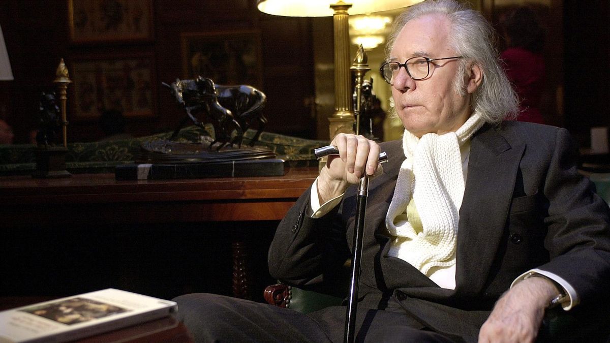 Paco Umbral 'resucita' en una revista de ciencias y humanidades con un tono más amable al de "vengo a hablar de mi libro"