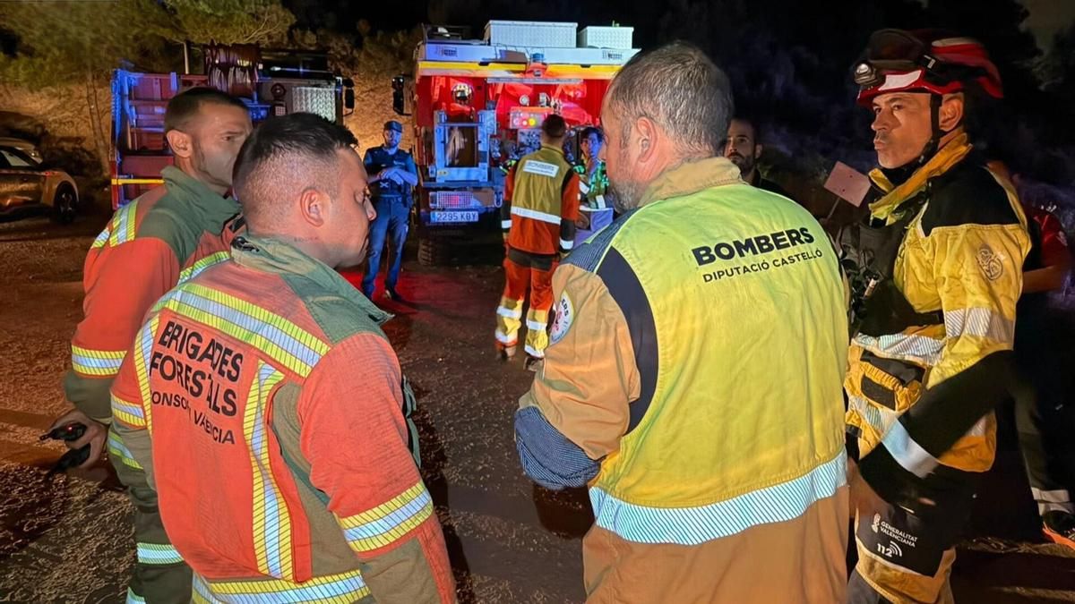 El incendio forestal de Segorbe, próximo a la Sierra Calderona, afecta ya a unas 120 hectáreas