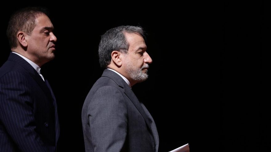 El ministro de exteriores iraní, Abbas Araghchi, en la rueda de prensa de este domingo