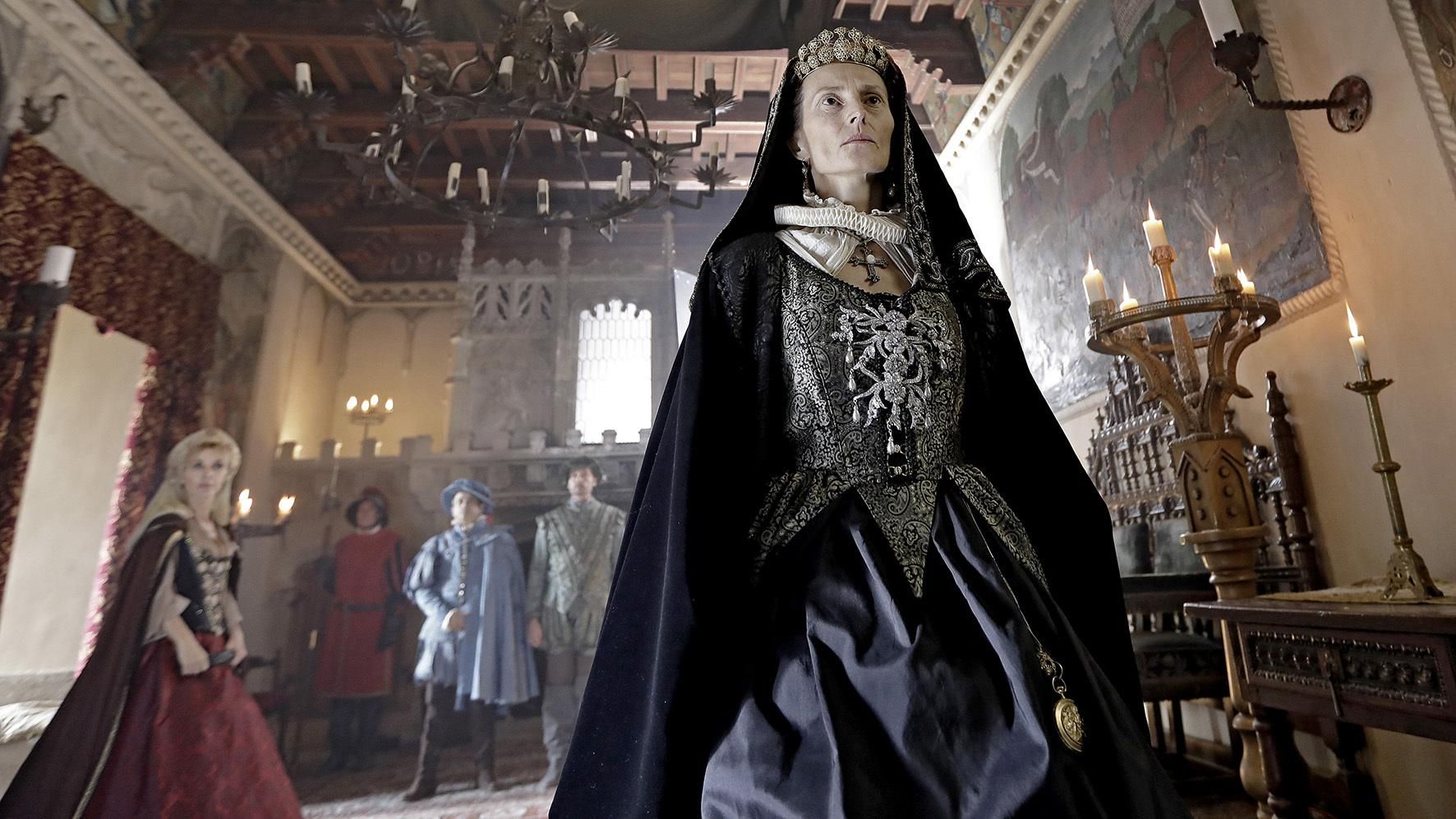 'El Ministerio del Tiempo' adelanta las fotos del regreso de Amelia (Aura Garrido)